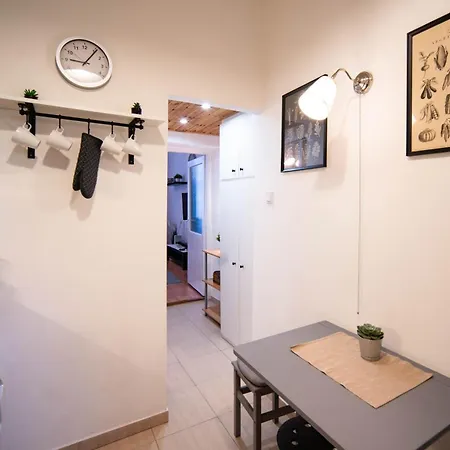 Free Parking Charlie's - 2sep Room, Ac, Fast Wifi, Tv Apartment