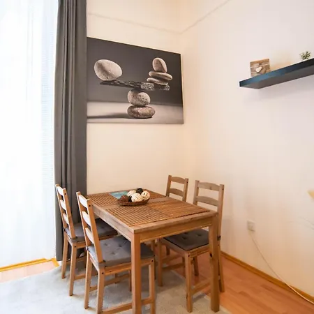Free Parking Charlie's - 2sep Room, Ac, Fast Wifi, Tv Budapest