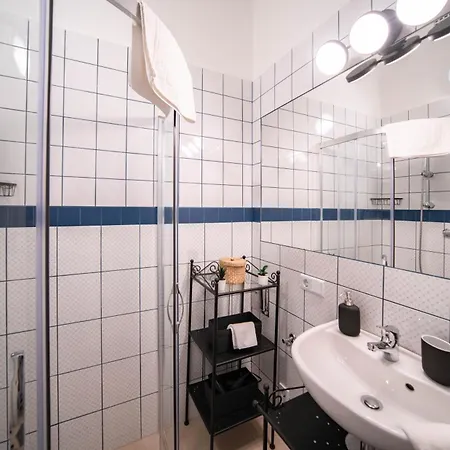 Free Parking Charlie's - 2sep Room, Ac, Fast Wifi, Tv Apartment Budapest